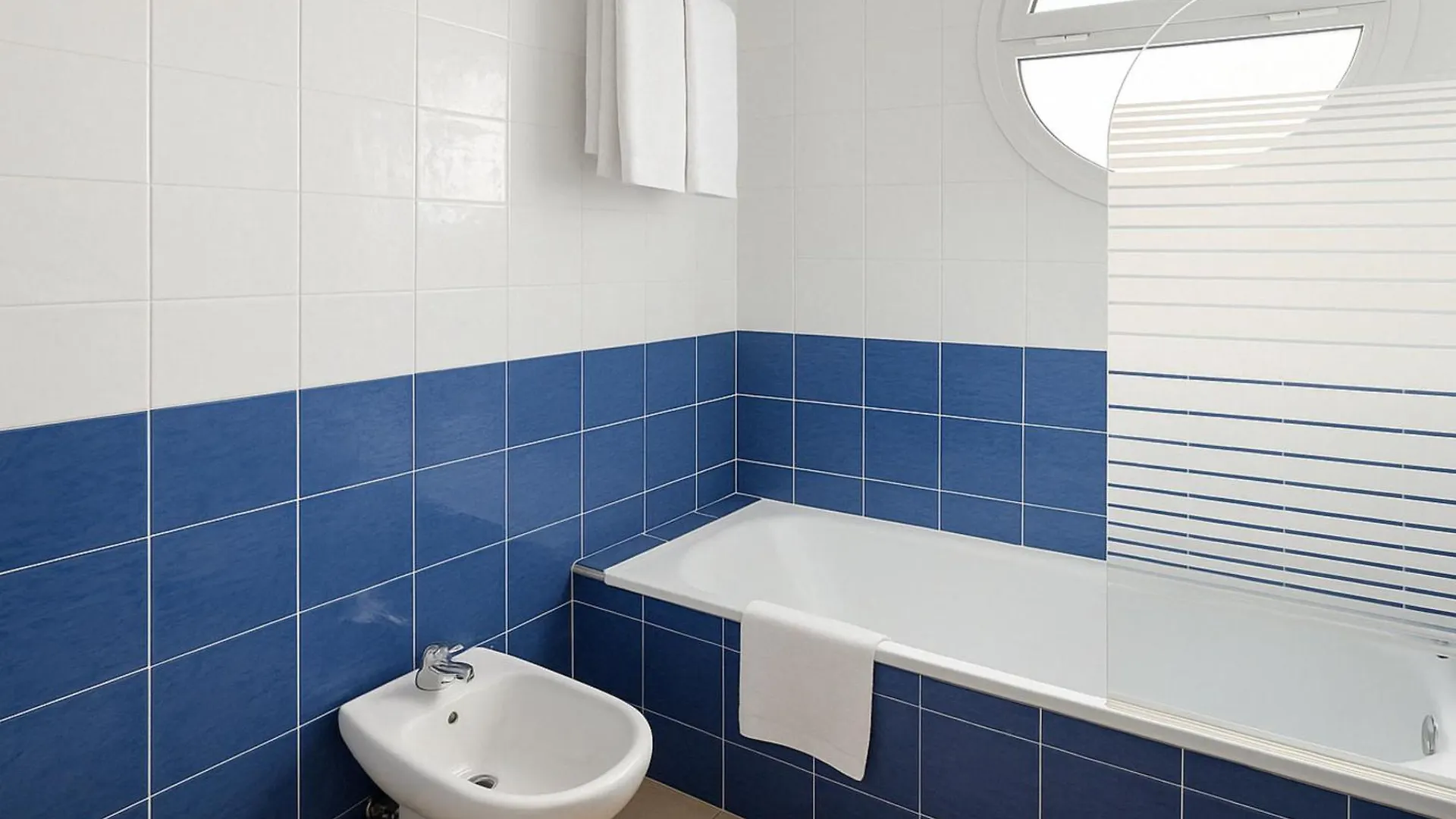 *** Hotel Sechi Aparthotel Marbella - Self Service, With Parking Estepona Espanha