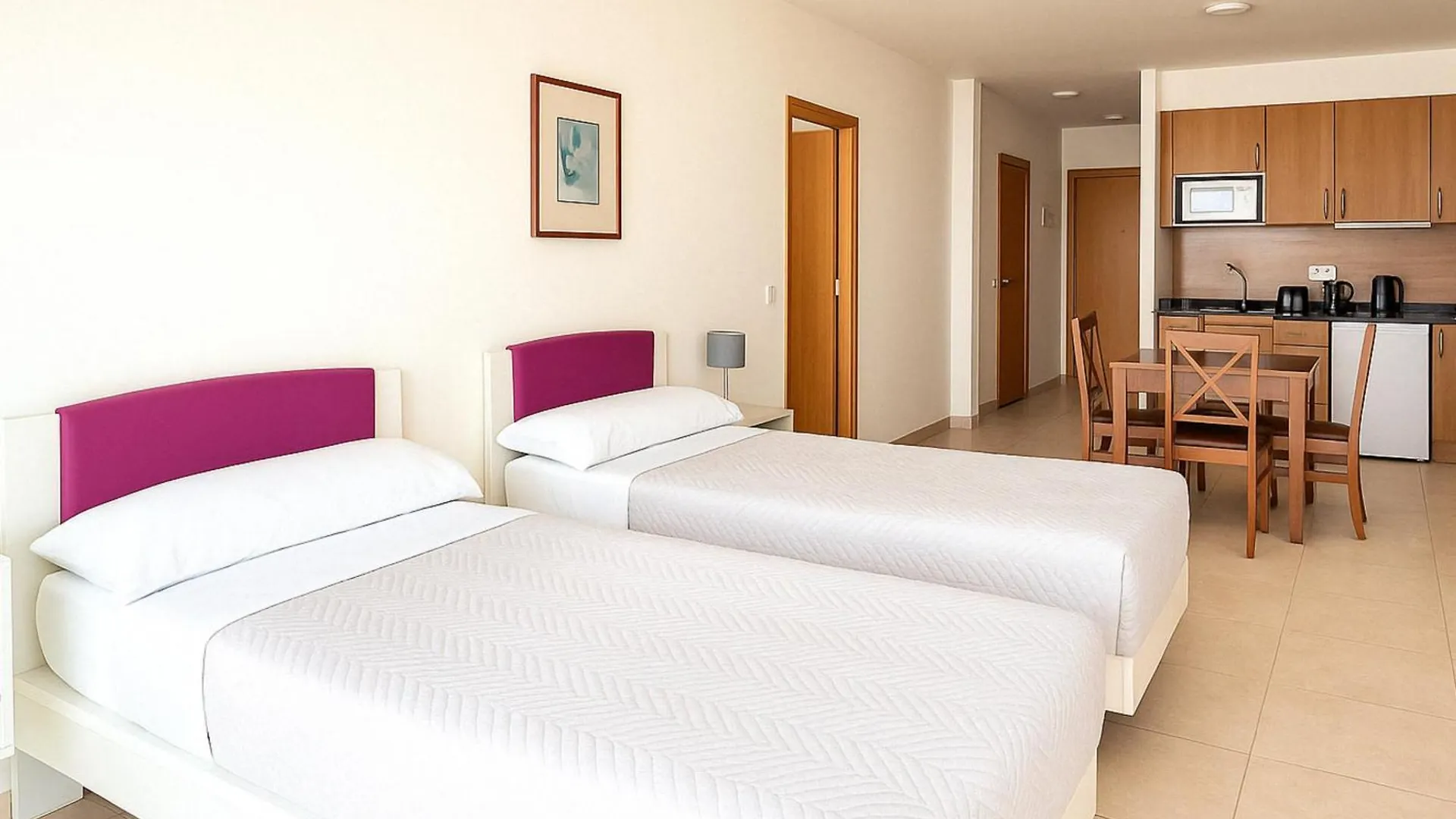 Sechi Aparthotel Marbella - Self Service, With Parking Estepona 3*,  España